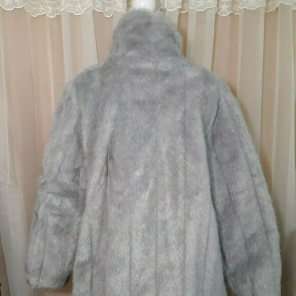 Roaman's Short Faux Fur Coat ~ L (18-20) ~ Stand Collar, Zip Front, 2 Pockets - Picture 3 of 7